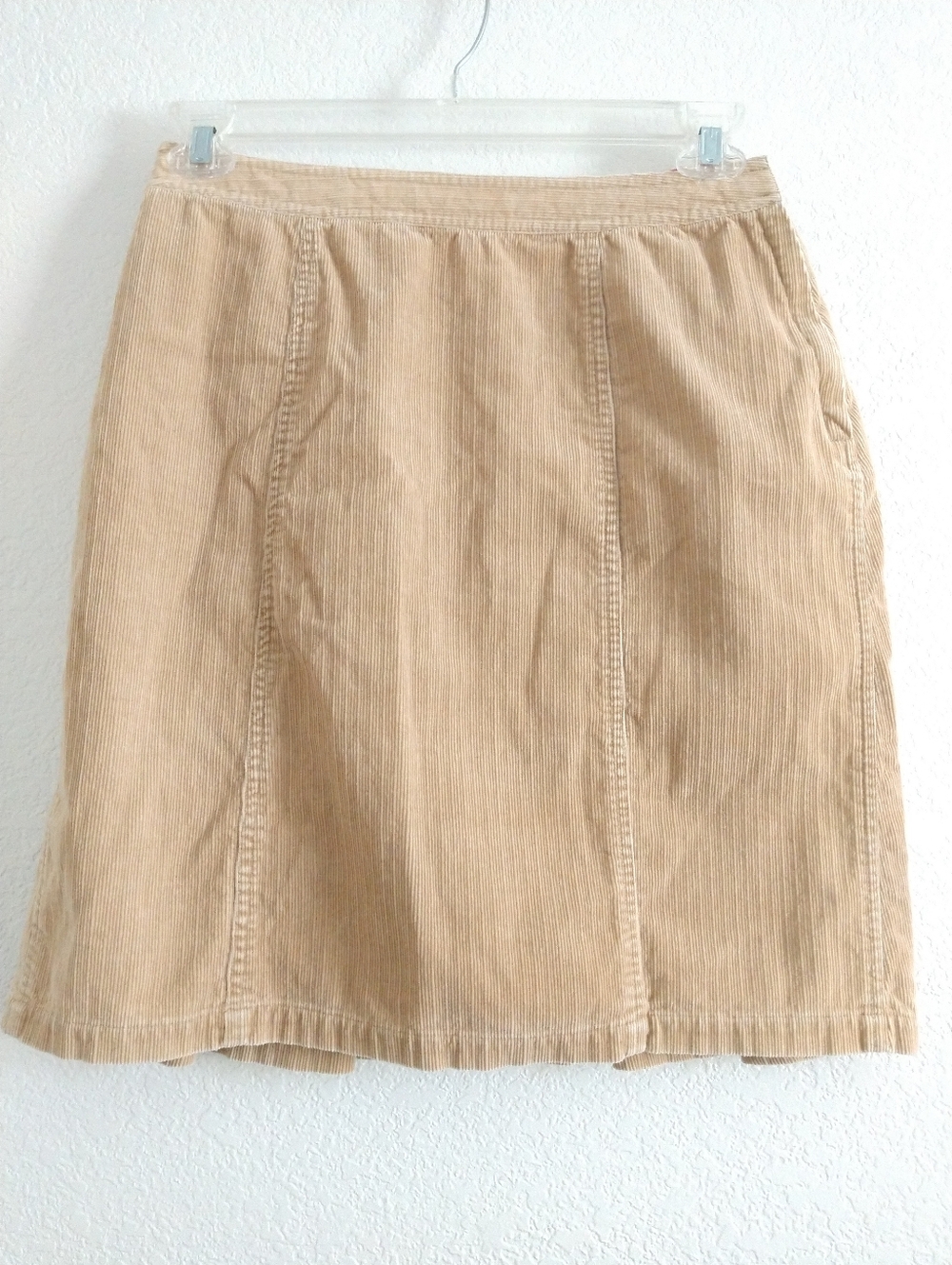 Liz Claiborne Beige Corduroy Skirt Back Pleats Size 8 Office Casual Academia